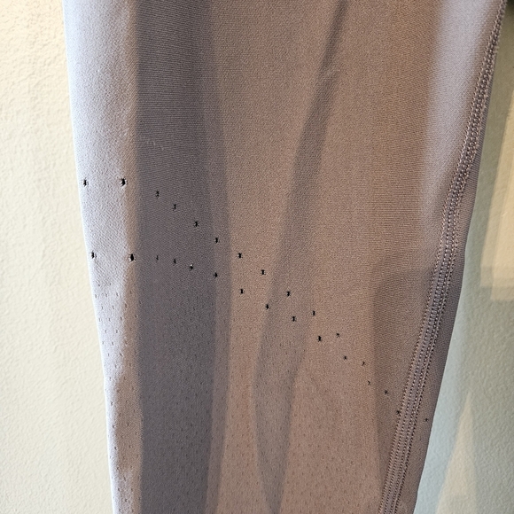 Lululemon Zoned In Tight 2020 Casual Leggings Size 6. - Picture 13 of 15